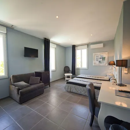 Splendid 2* LʼÎle-Rousse