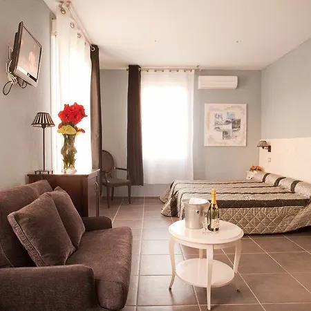 Splendid Отель Л'Иль-Рус