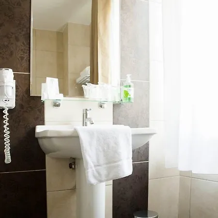 Splendid Hotell 2*