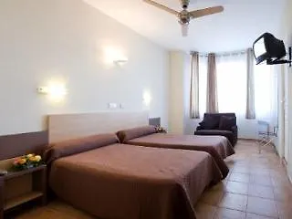 辉煌酒店 2* LʼÎle-Rousse