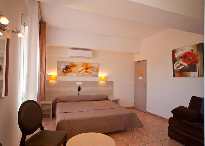 Splendid LʼÎle-Rousse