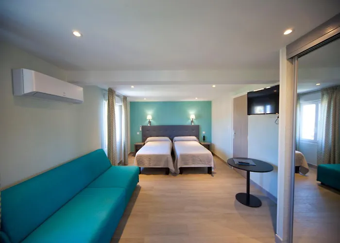 Hotel Splendid LʼÎle-Rousse