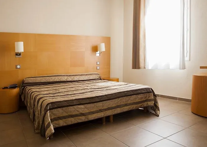 Splendid LʼÎle-Rousse