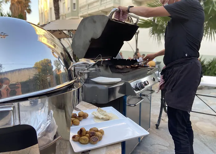 Splendid Hotel LʼÎle-Rousse