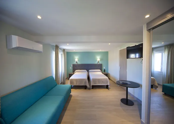 Splendid LʼÎle-Rousse